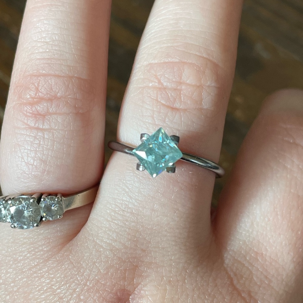 1.05 ctw Natural Diamond • Light Blueish-Green / Princess Cut • RETAIL $2,947USD - Picture 3 of 13